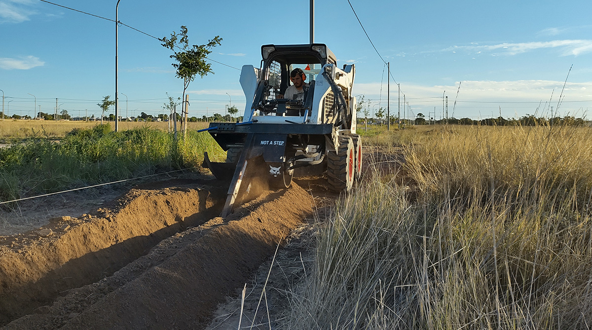 Zanjeo para la obra subterranea de Luz